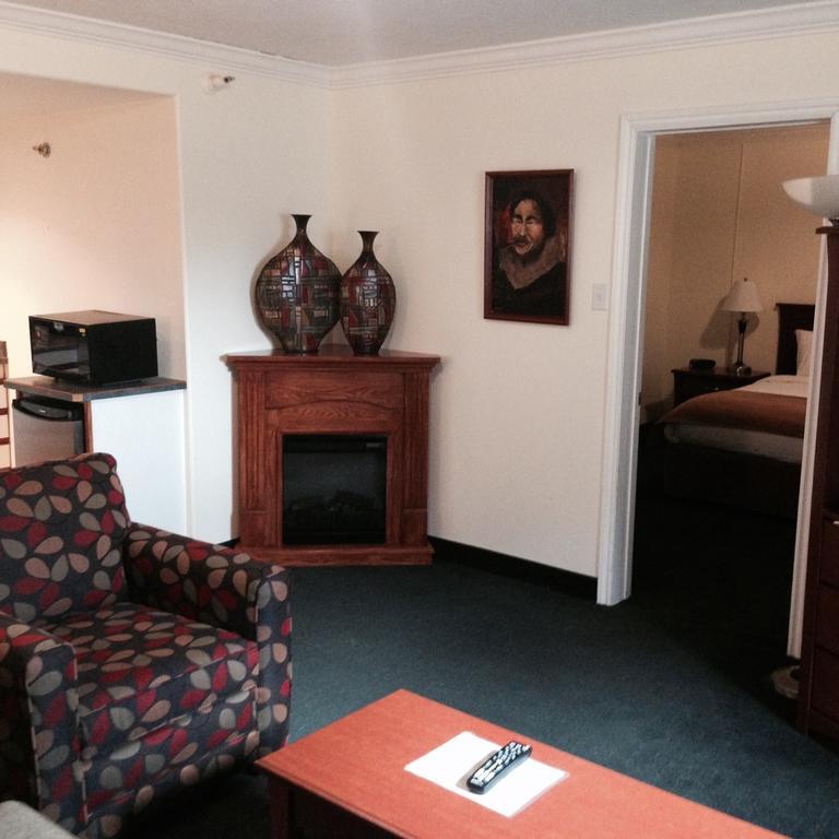 Ptarmigan Inn Hay River Pokoj fotografie