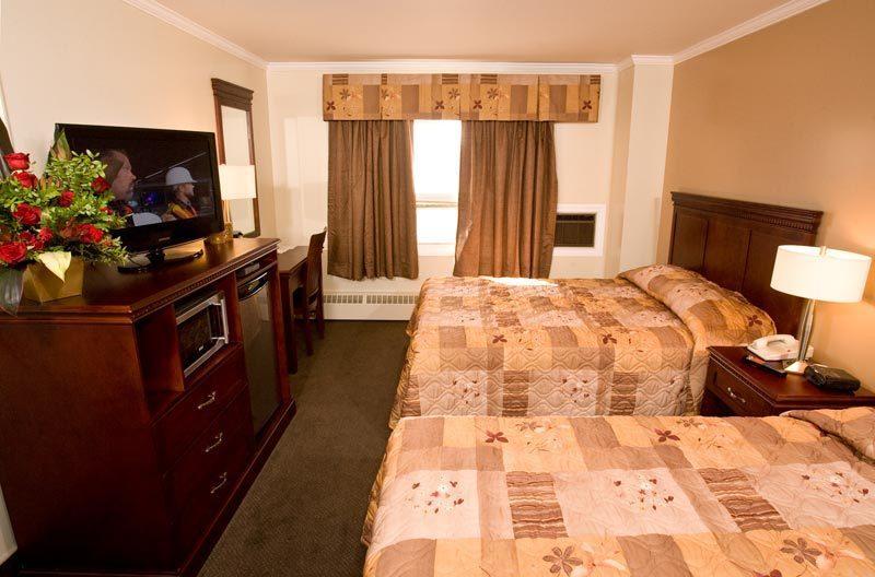 Ptarmigan Inn Hay River Exteriér fotografie