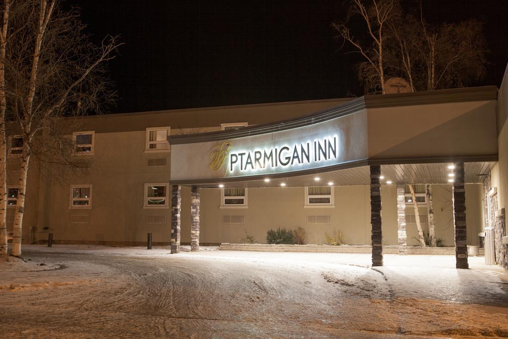 Ptarmigan Inn Hay River Exteriér fotografie