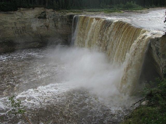 Ptarmigan Inn Hay River Exteriér fotografie