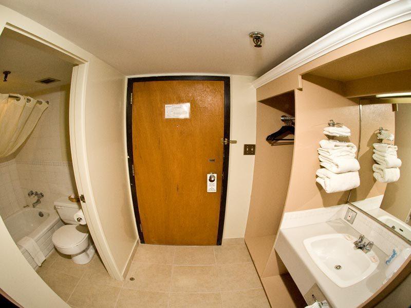 Ptarmigan Inn Hay River Exteriér fotografie