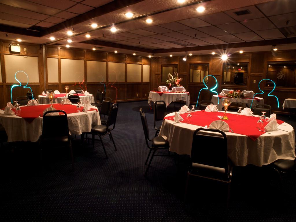 Ptarmigan Inn Hay River Exteriér fotografie
